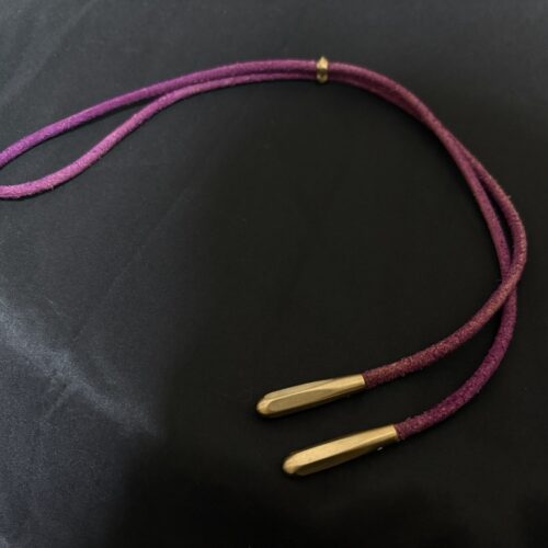 腕貫緒 手抜緒 手貫緒 うでぬきお 真鍮 革レザー 紫染め 約40cm 調整可 太刀 衛府太刀 刀装具